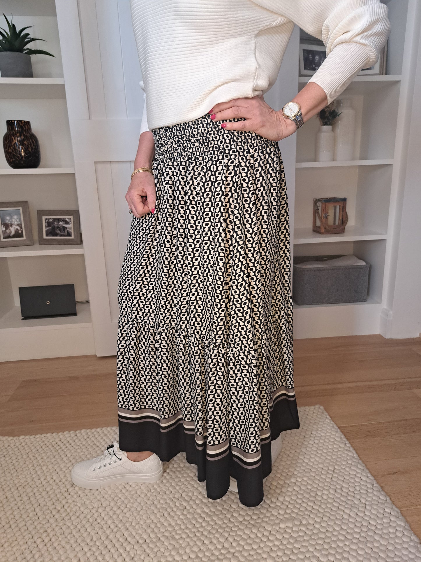 Spot Border Shirred Waistband Skirt - Black