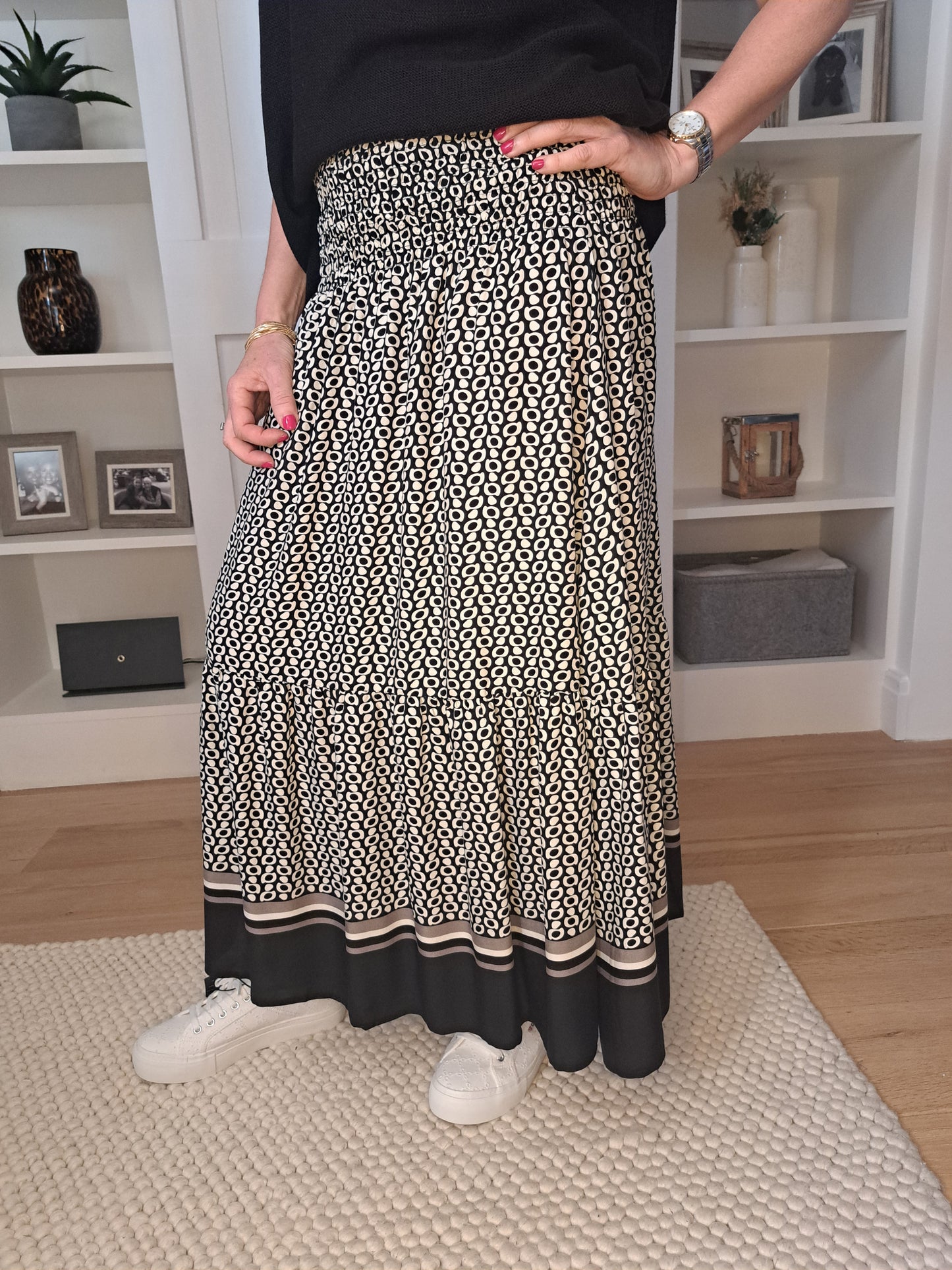 Spot Border Shirred Waistband Skirt - Black