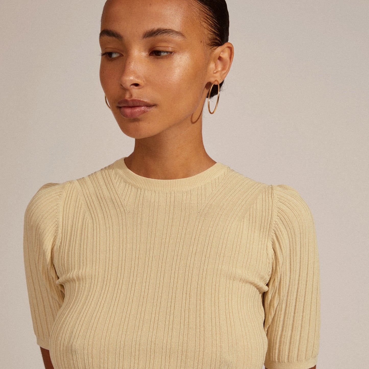 APRIL Medium-Size Hoop Earrings Gold-Plated