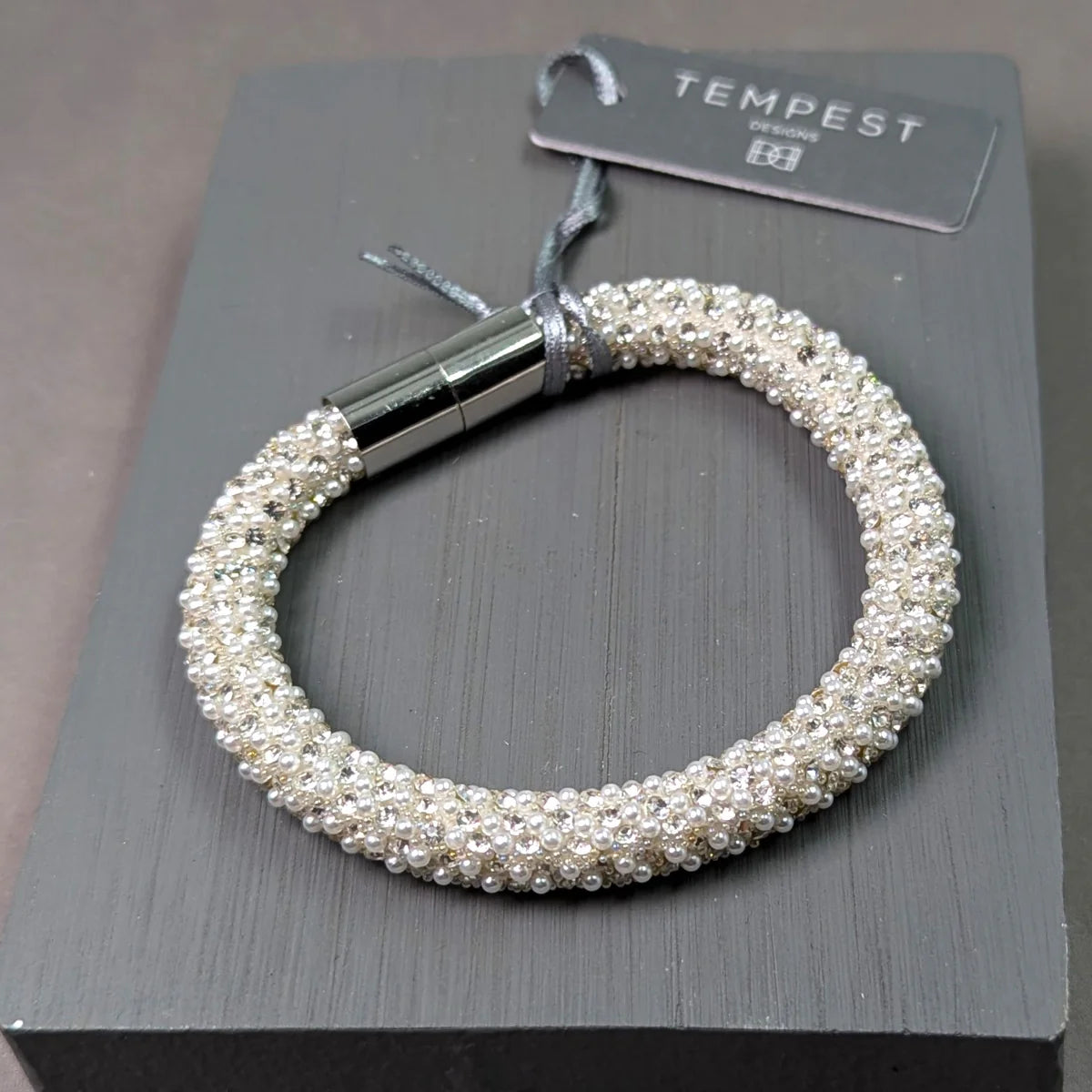 Mini pearl and crystal rope type bracelet with magnetic clasp - Ivory
