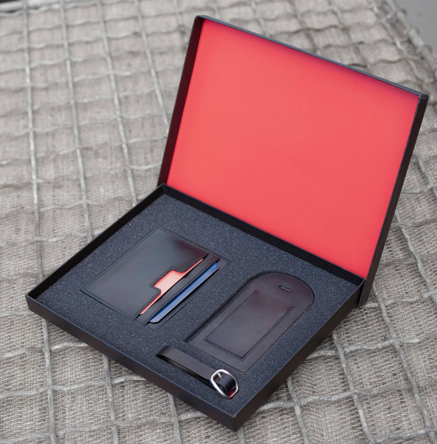 Luxury Travel Gift Set - Cardholder & Luggage Tag - Black or Brown