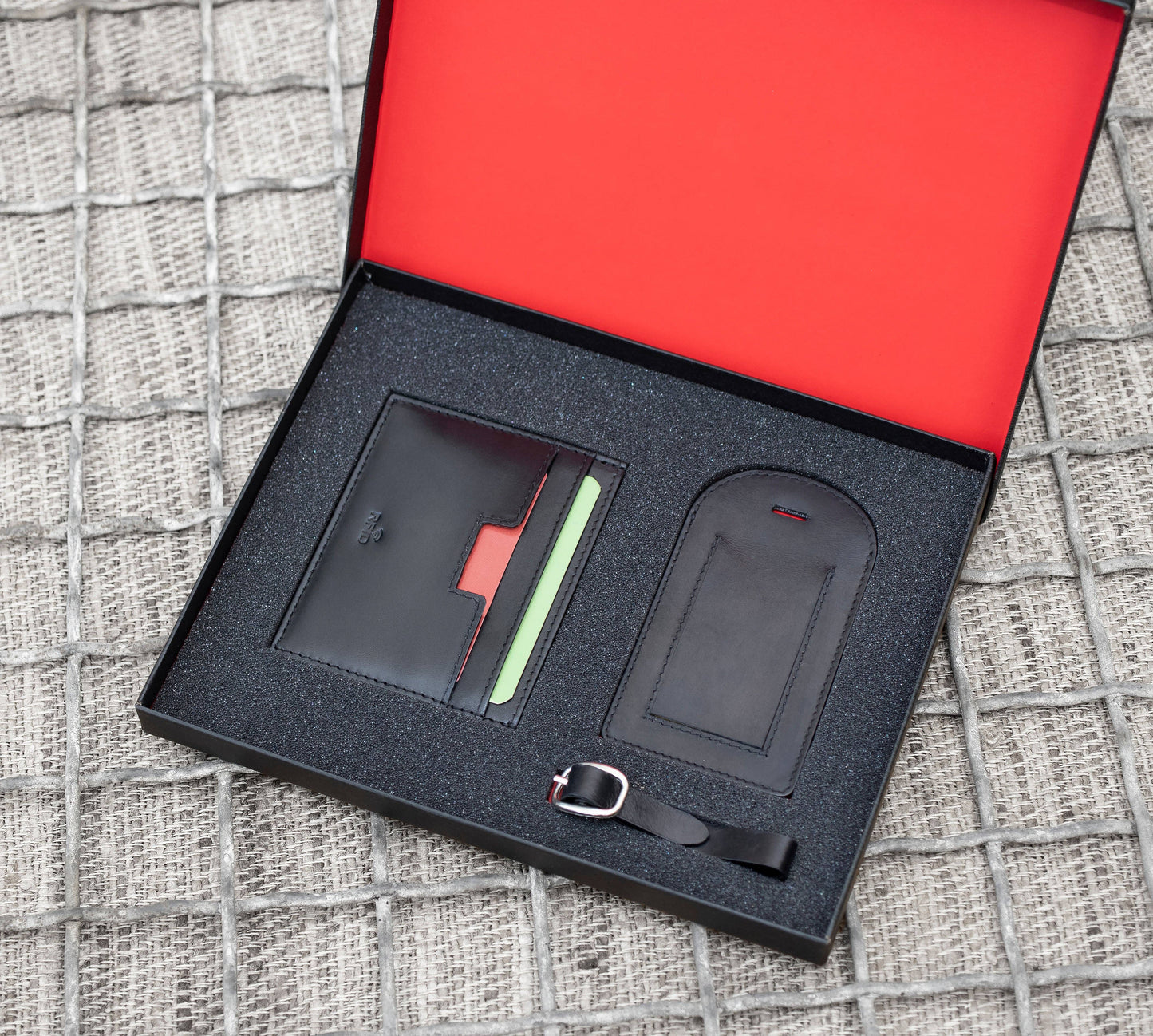 Luxury Travel Gift Set - Cardholder & Luggage Tag - Black or Brown