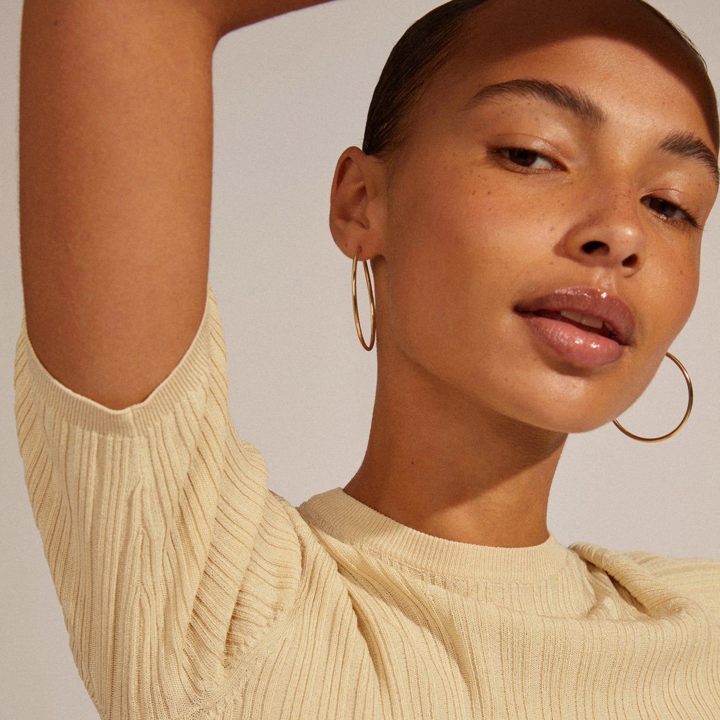 APRIL Medium-Size Hoop Earrings Gold-Plated