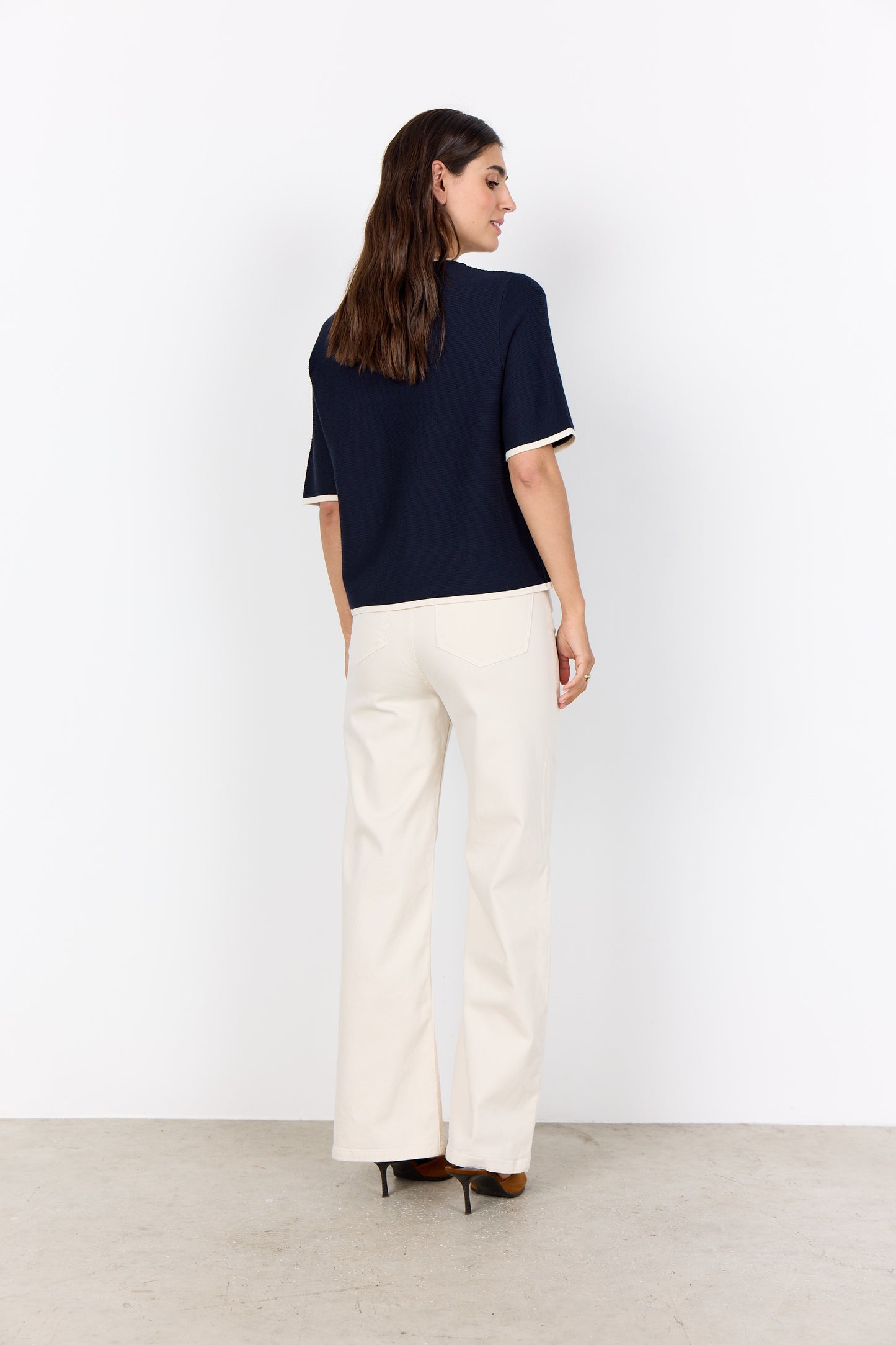 Elbow Length Pullover with Collar and Sleeve Contrast - Navy Cream / White Black