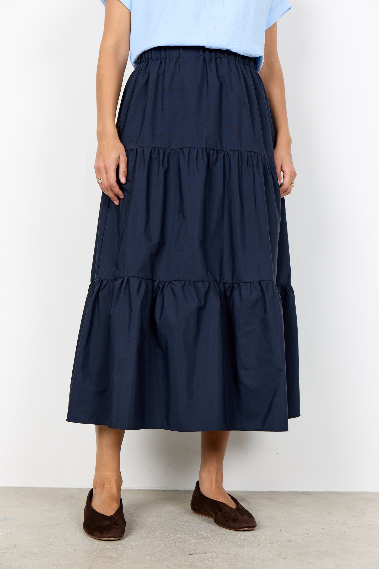Elegant Flowing A-Line Shirt With Elasticated Waist - Black, Navy & Toffee