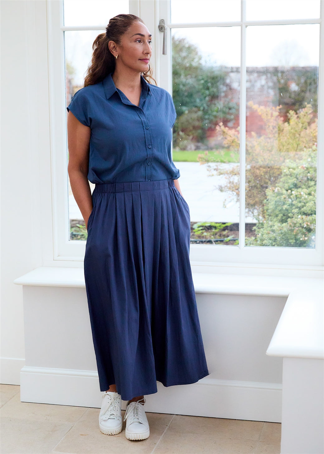 Front Pleated Elastic Waist Midi Skirt - Navy & Mushroom