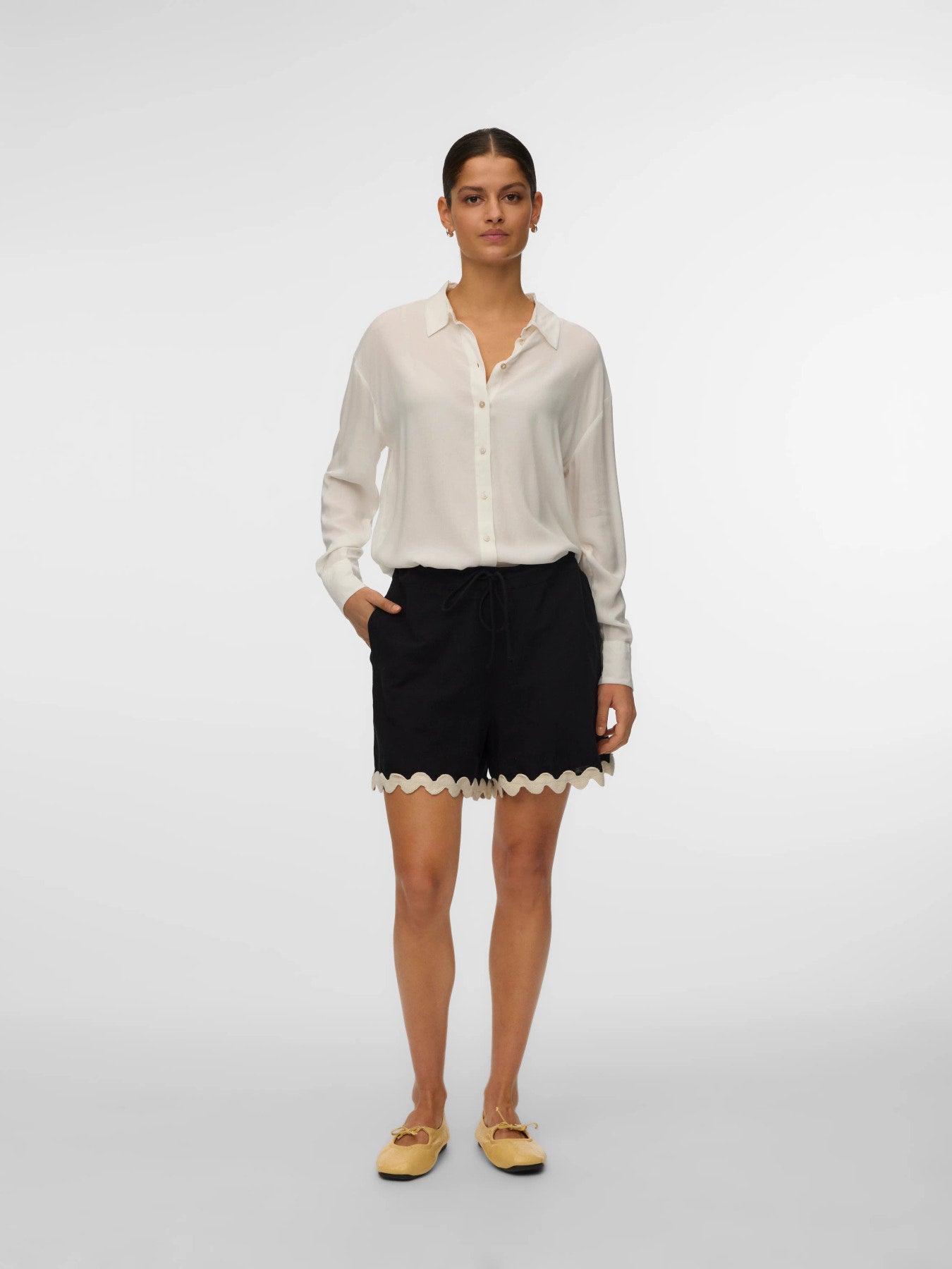 Organic Cotton Scallop Trim Shorts - Black or Ivory