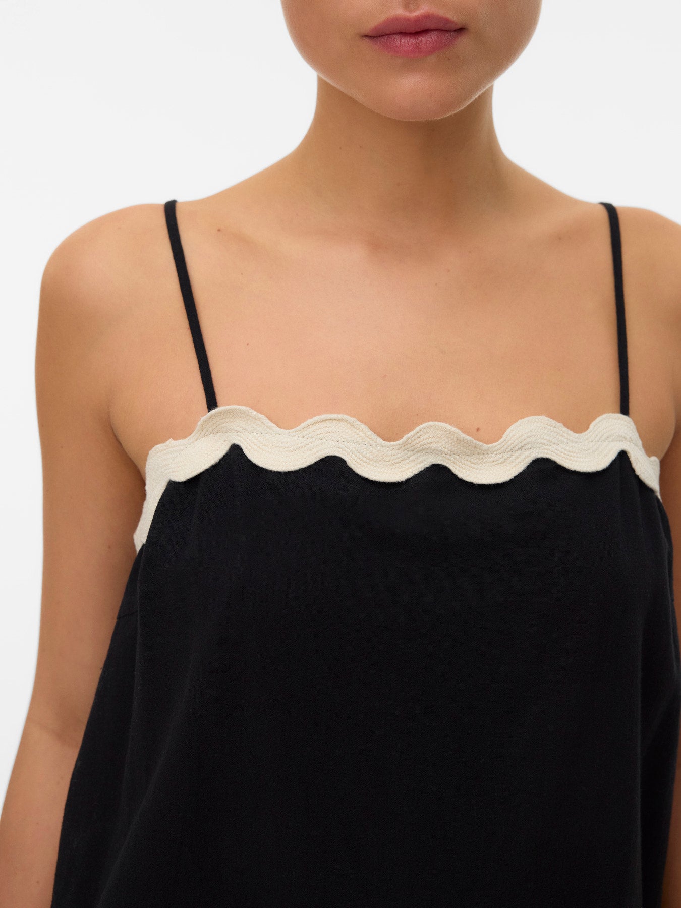 Organic Cotton Scallop Trim Singlet - Black or Ivory