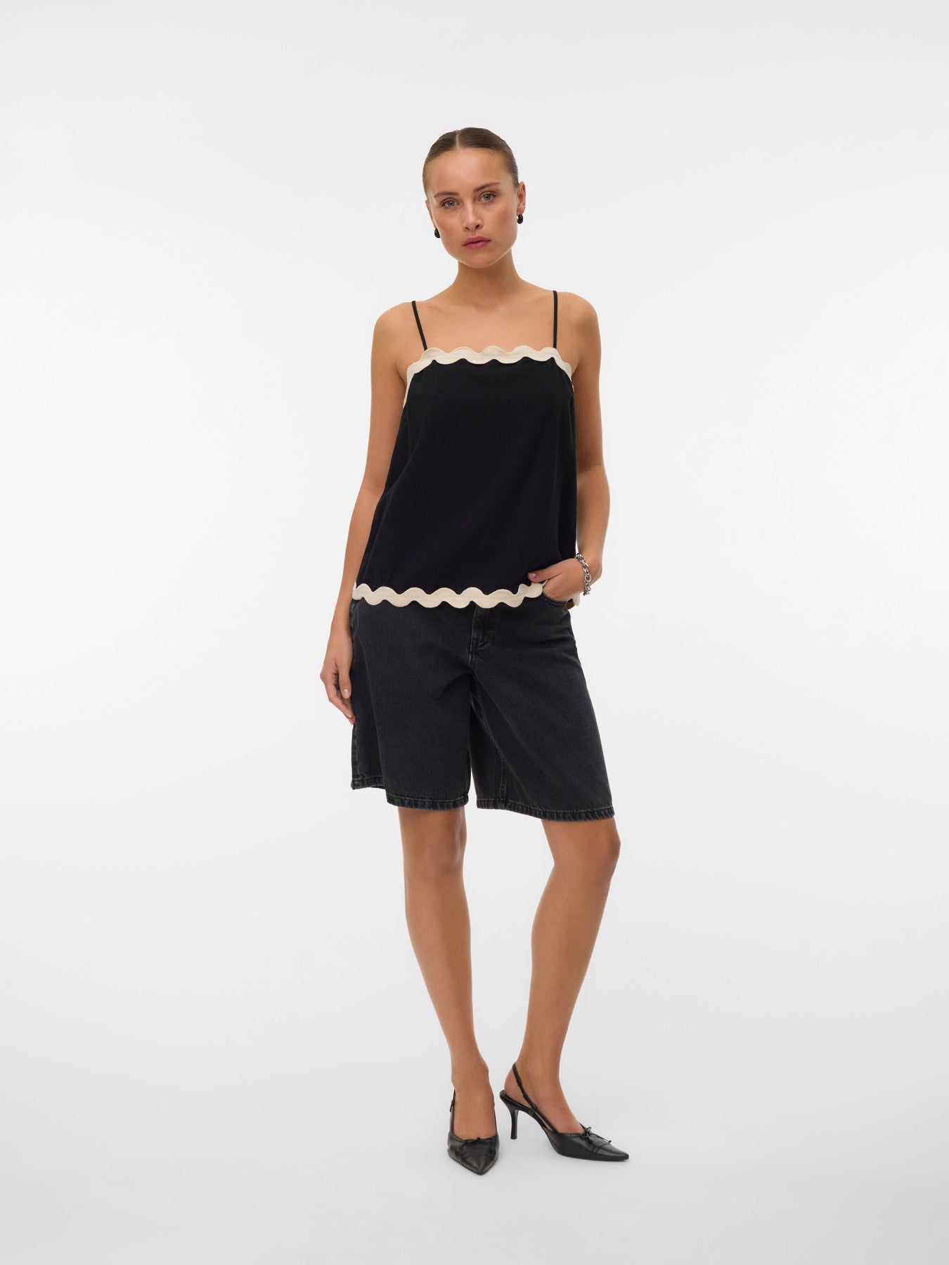 Organic Cotton Scallop Trim Singlet - Black or Ivory