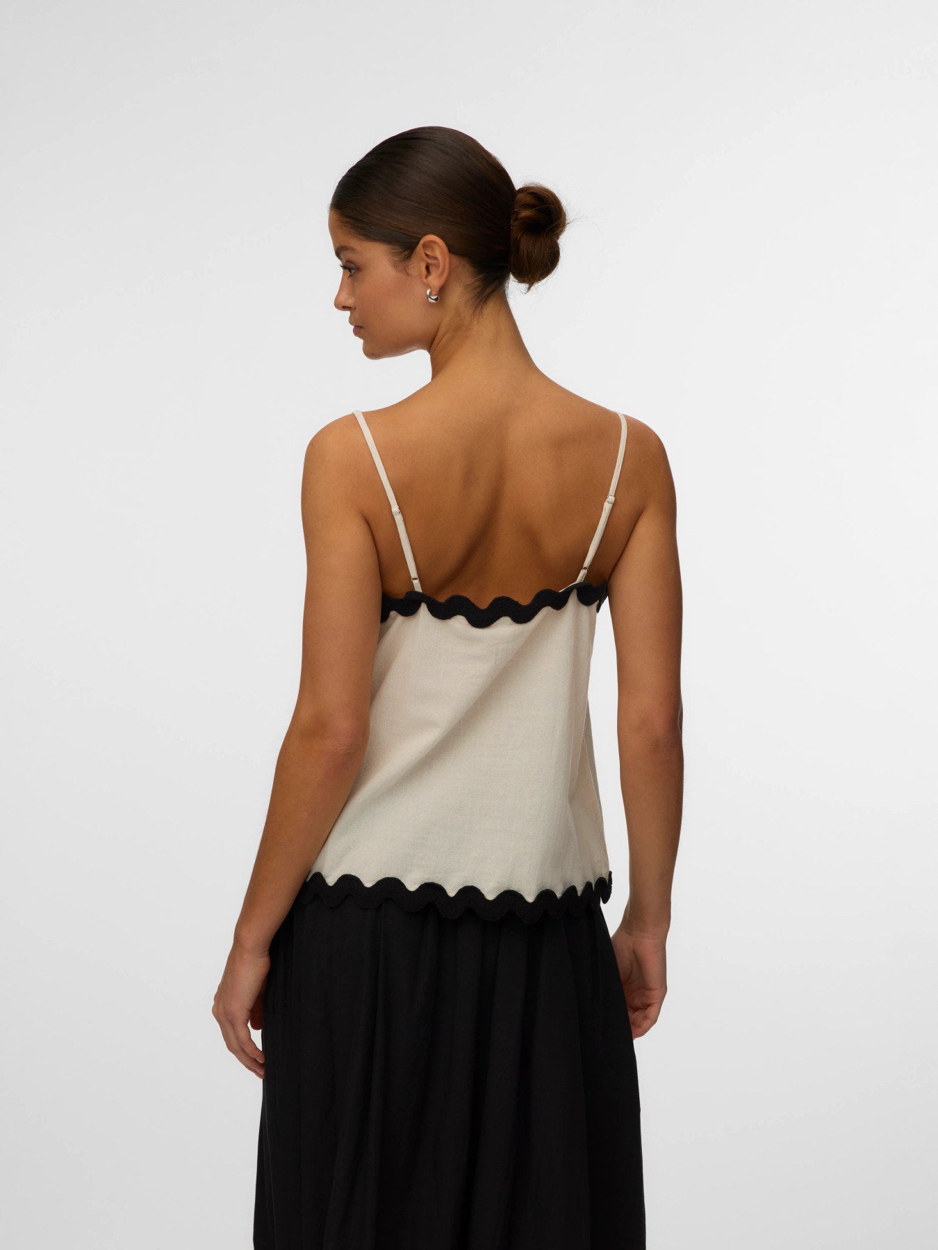 Organic Cotton Scallop Trim Singlet - Black or Ivory