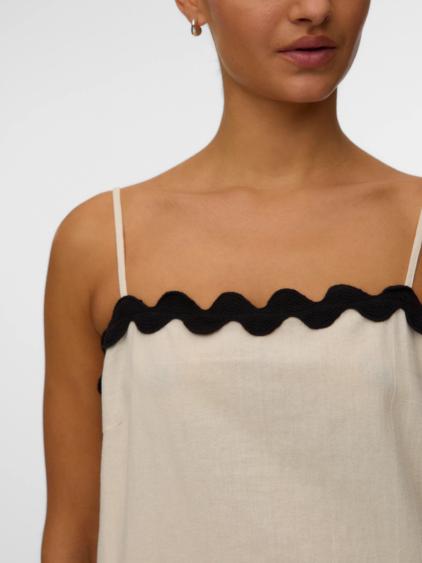 Organic Cotton Scallop Trim Singlet - Black or Ivory