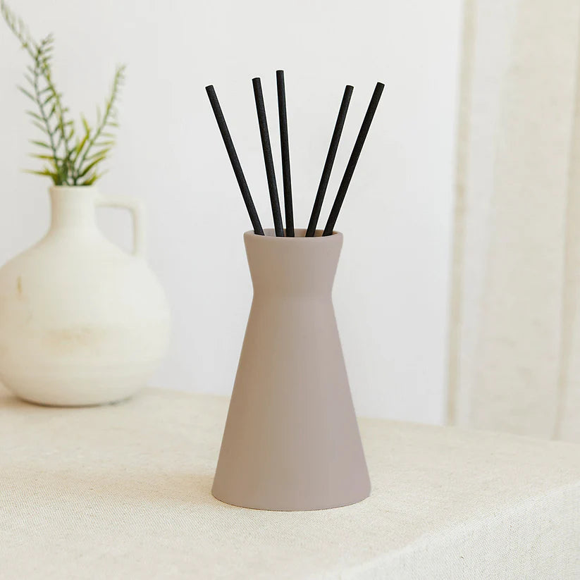 Mocha Reed Diffuser - Myrrh & Tonka