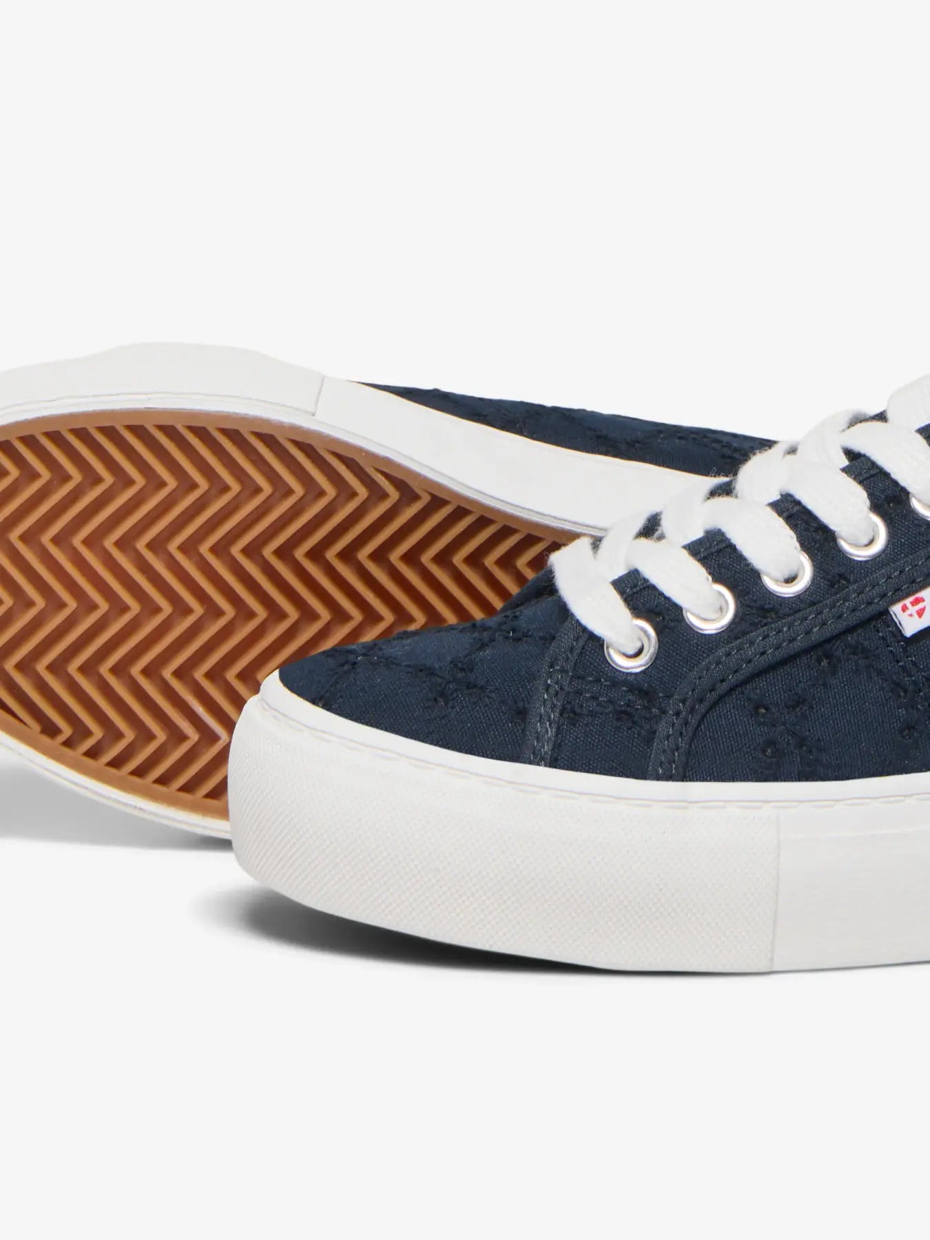 Platform Trainer - White or Navy